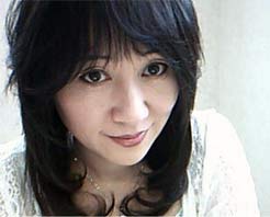                                       ティアラにいるサクラ